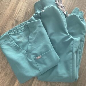 FIGS Scrub Set- Hydrogreen